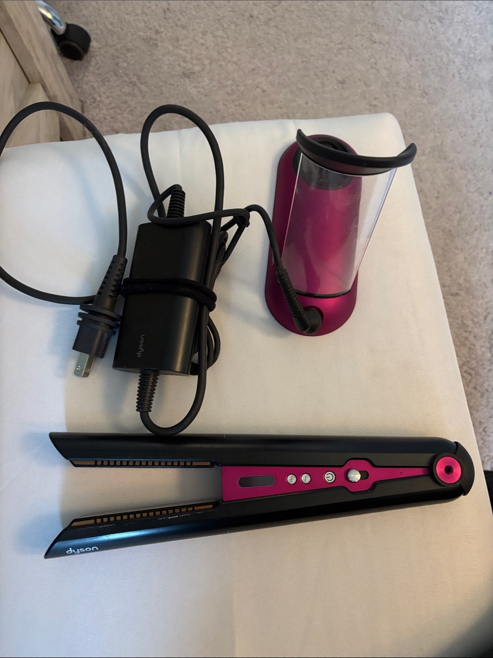 DYSON straightening iron - Picture 3 of 3